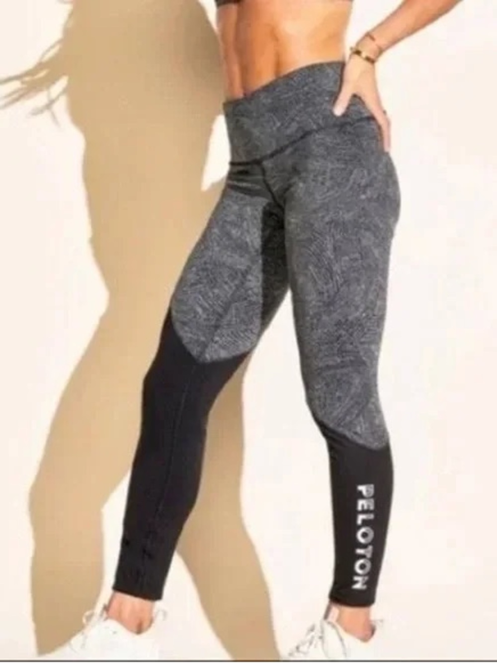 Lululemon Peloton Wunder Under
Colorblock legging